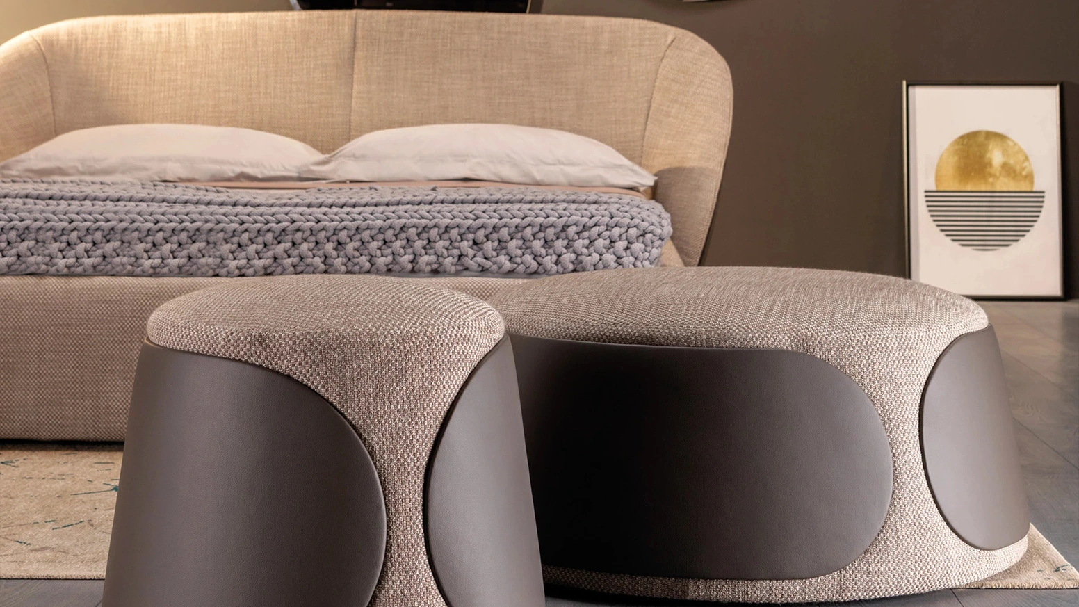 Pouf Mama in tessuto e pelle di Tonin Casa