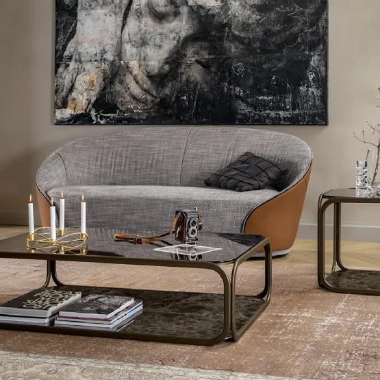 Tavolino con top in vetro, struttura in metallo bronzato e piano della base in grès porcellanato Emperador Remind di Tonin Casa