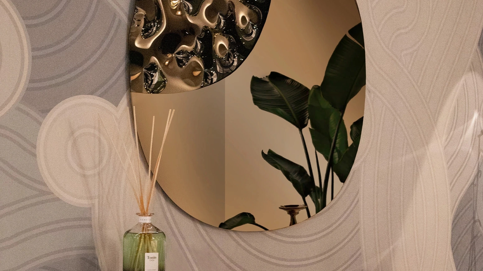 Specchio scultoreo Diamante di Tonin Casa
