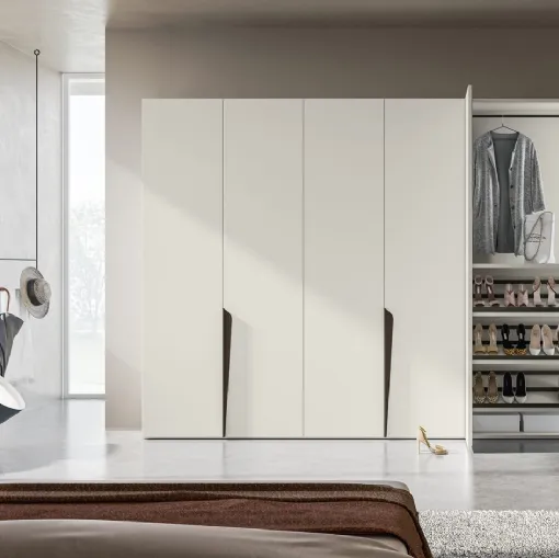 Armadio Battente Vela ZN04 finitura Perla con maniglie finitura Bronzo di Marka Total Living