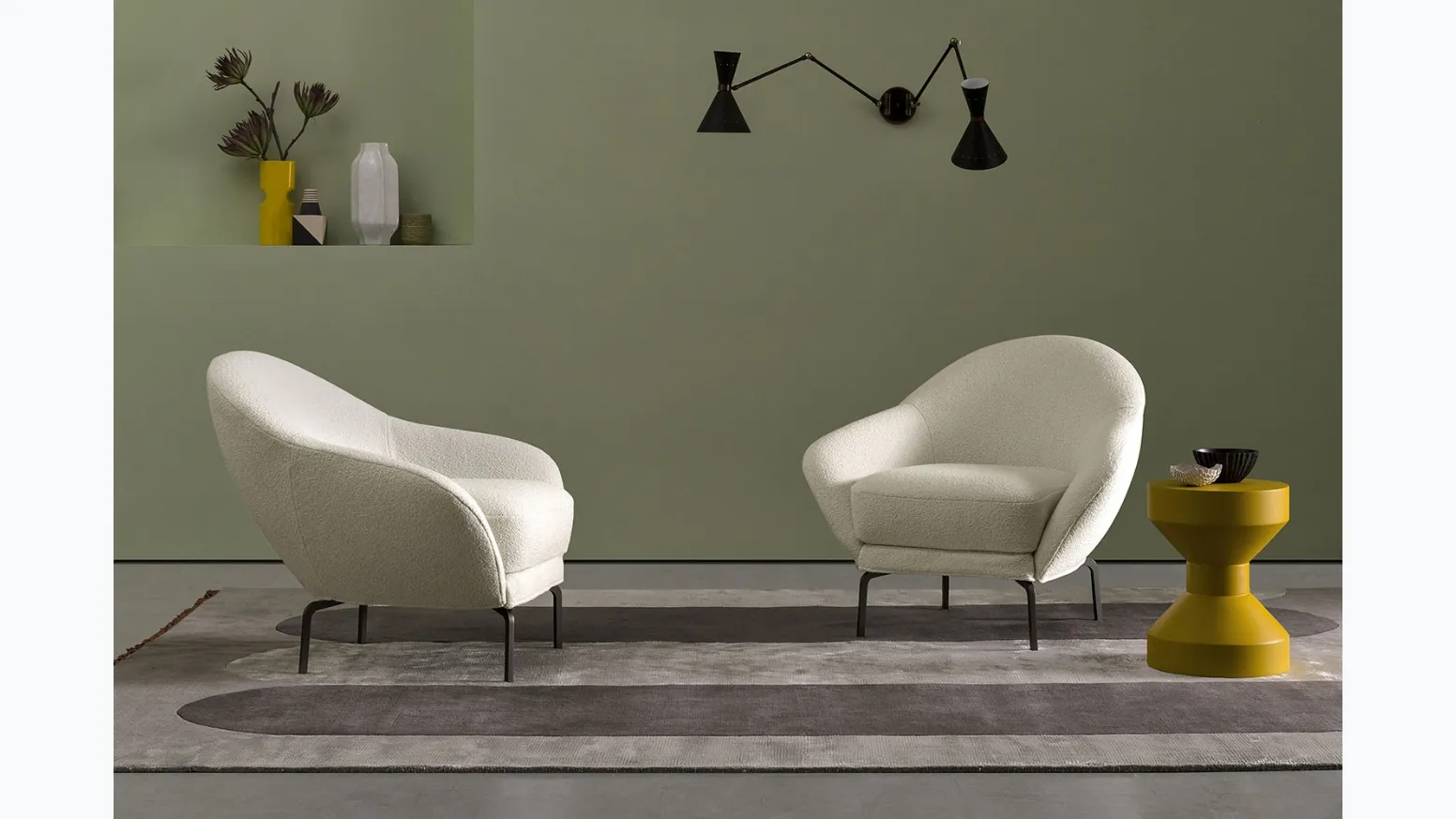 Poltroncina in tessuto di design con schienale arrotondato Giulia di Bodema