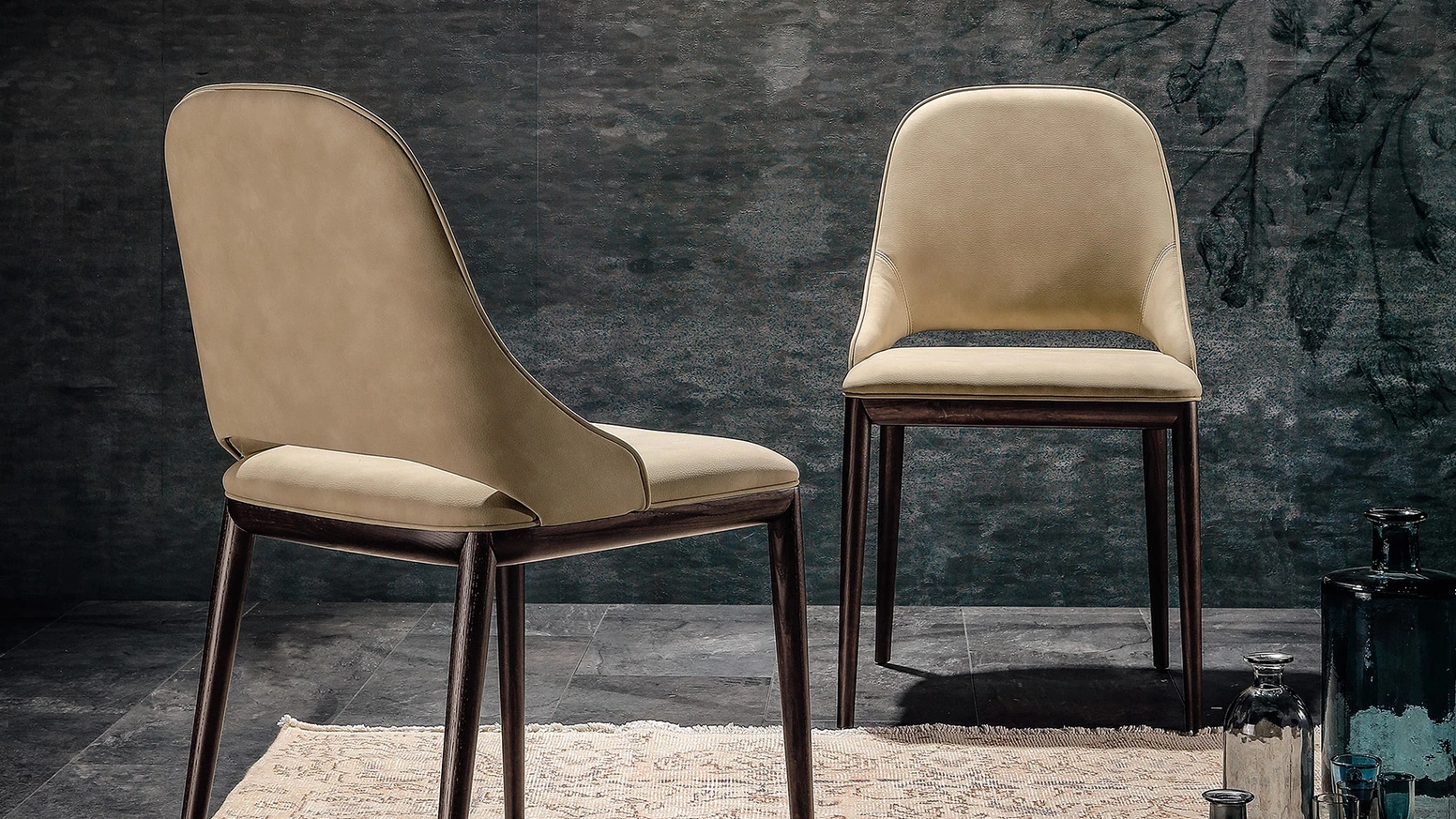 Sedia Malva con seduta rivestita pelle di Tonin Casa