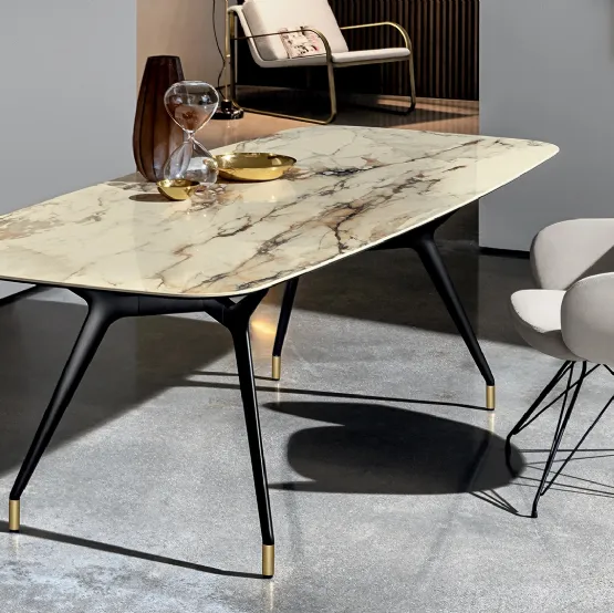 Tavolo Arkos Shaped 01 con top in ceramica di Sovet