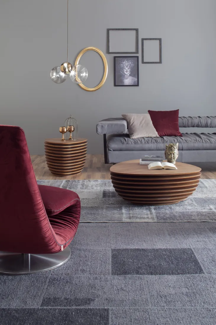 Tavolino di design rotondo in legno Noce Canaletto Rea di Tonin Casa