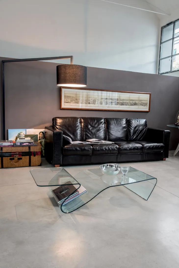 Tavolino di design in vetro trasparente curvato Alaric di Tonin Casa