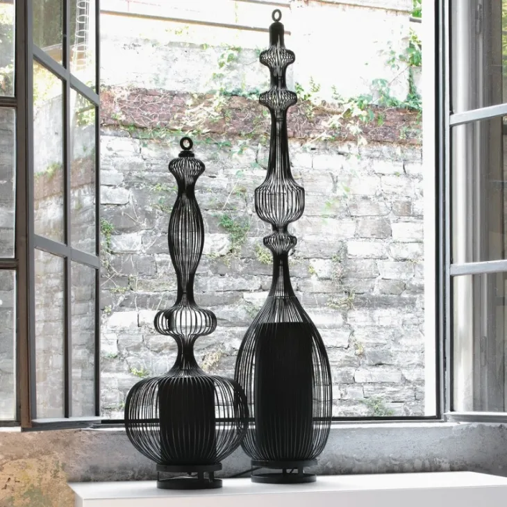 Lampada da tavolo in metallo verniciato nero File Tavolo di Adriani e Rossi