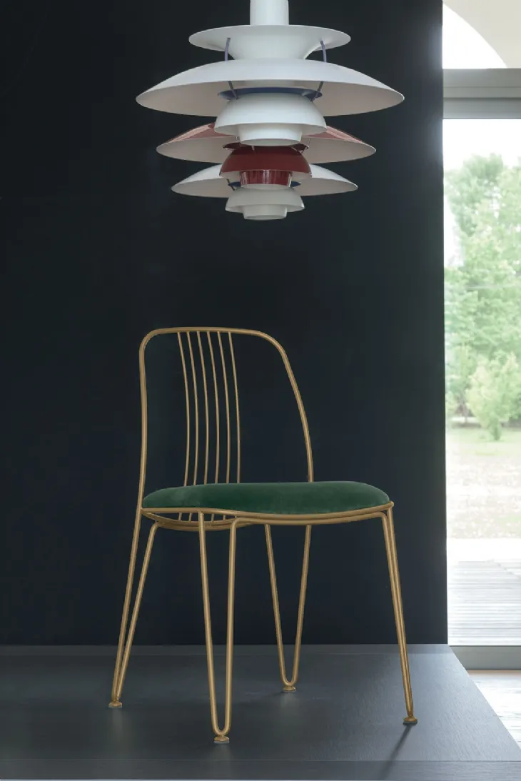 Sedia Granada con struttura in metallo verniciato e seduta imbottita e rivestita in morbida microfibra effetto velluto di Target Point