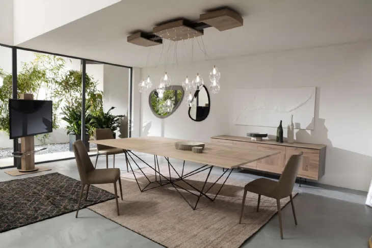 Tavolo rettangolare allungabile in Rovere con base in metallo Fil8 di Ozzio